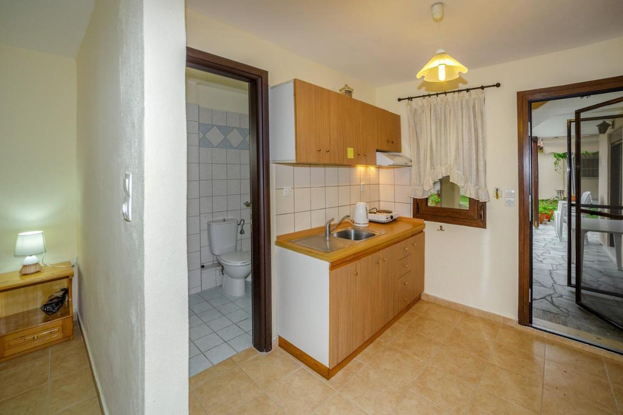 Maria - Pavlos Studios And Apartments Vourvourou Exterior foto