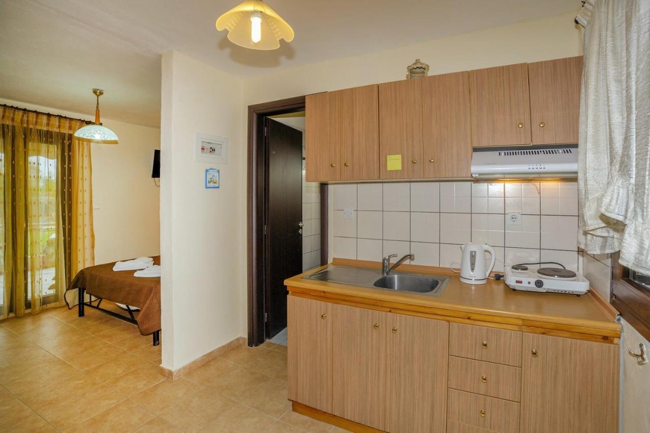 Maria - Pavlos Studios And Apartments Vourvourou Exterior foto